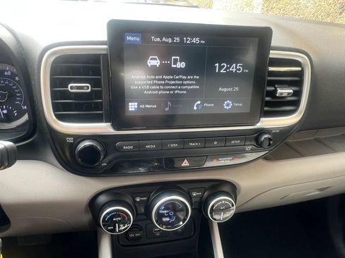 Used 2020 Hyundai Venue SEL FWD image 21