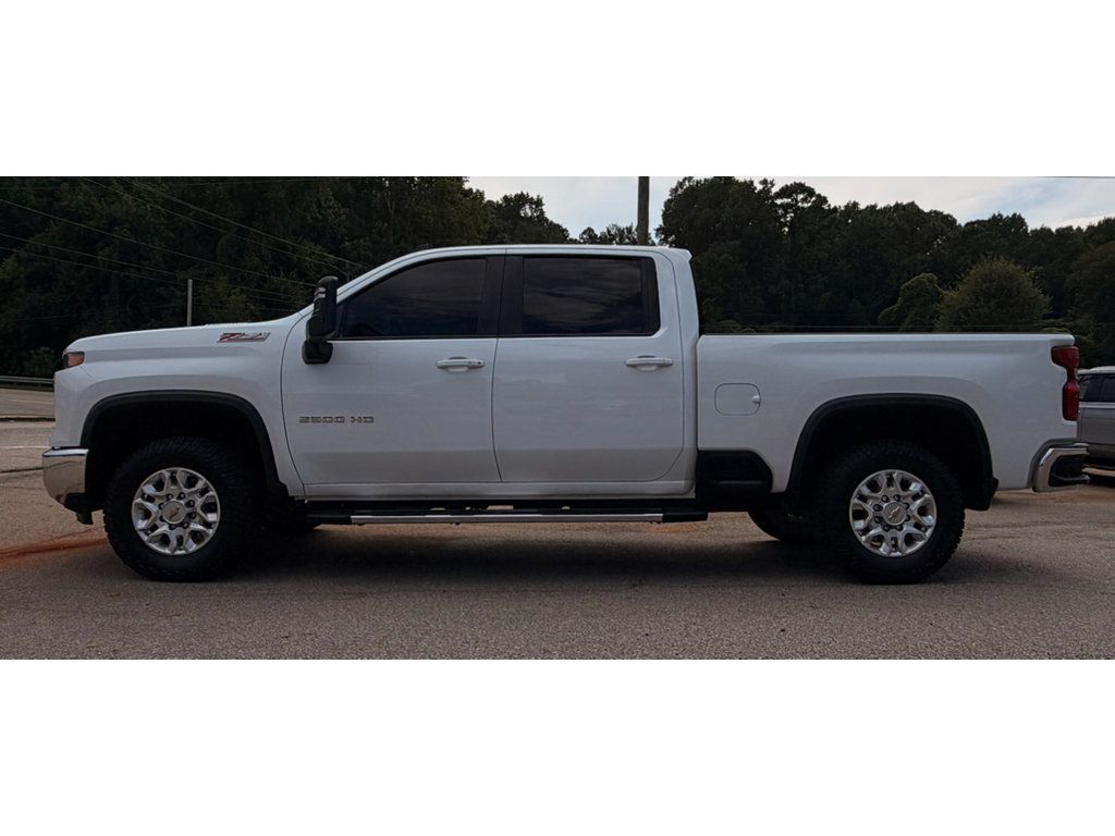 Used 2025 Chevrolet Silverado 2500 LT AWD/4WD image 3