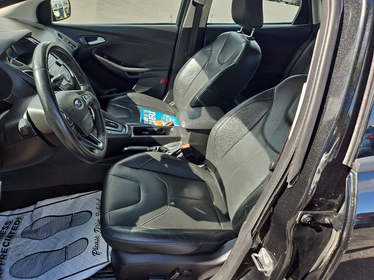 Used 2015 Ford Focus SE w/ Equipment Group 201A FWD image 12