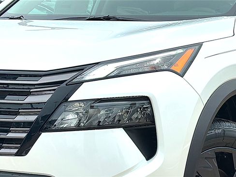 New 2026 Nissan Rogue SV FWD image 4