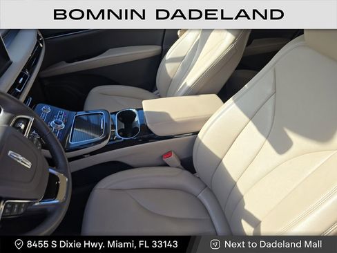 Used 2023 Lincoln Nautilus Standard image 15