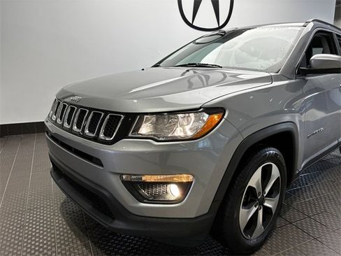 Used 2018 Jeep Compass Latitude w/ Popular Equipment Group image 8
