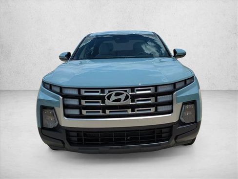 Used 2025 Hyundai Santa Cruz SE FWD image 2