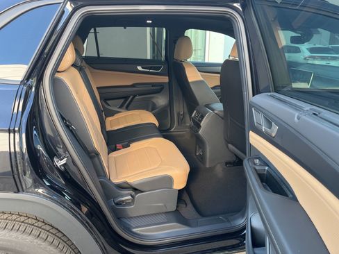 New 2026 Volkswagen Atlas Cross Sport SEL R-Line AWD/4WD image 28