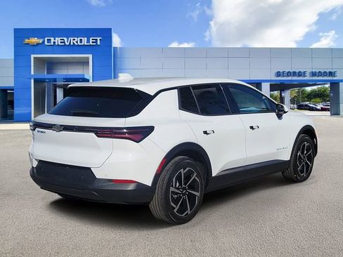 Certified 2025 Chevrolet Equinox EV LT image 4