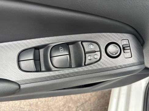 Used 2025 Nissan Altima 2.5 S FWD image 33