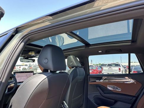 New 2026 Volkswagen Tiguan SEL R-Line AWD/4WD image 12