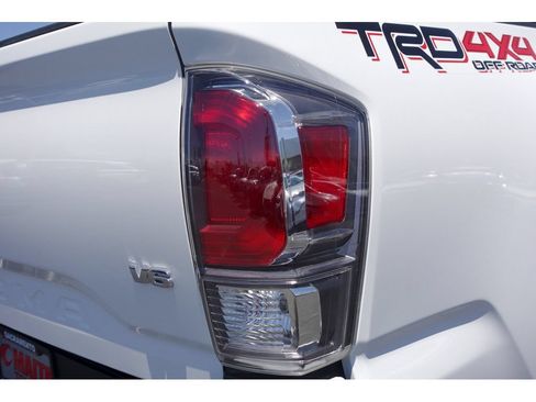 Certified 2023 Toyota Tacoma TRD Off-Road w/ Advanced Technology Package AWD/4WD image 6