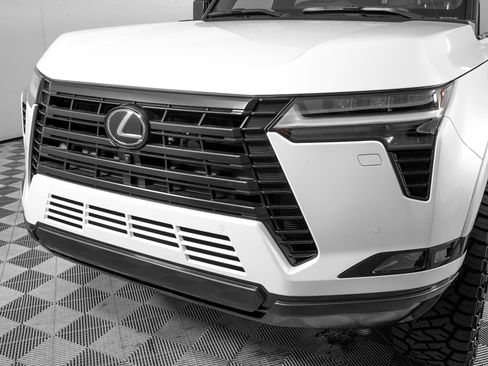 Used 2026 Lexus GX 550 w/ Accessory Package (2T) AWD/4WD image 33