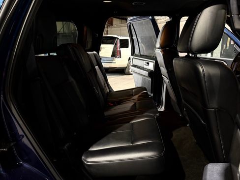Used 2015 Ford Expedition XLT w/ Equipment Group 201A RWD image 22