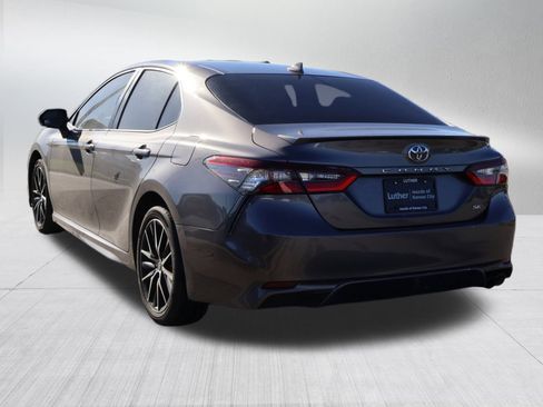 Used 2024 Toyota Camry SE image 5