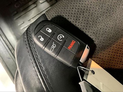 Used 2019 Jeep Grand Cherokee Altitude image 13