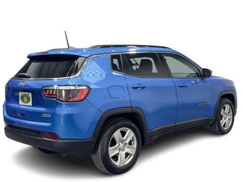 Used 2022 Jeep Compass Latitude FWD image 2