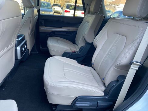 Used 2024 Ford Expedition Limited image 25