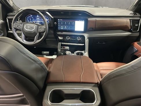 Used 2025 GMC Sierra 1500 Denali Ultimate image 12