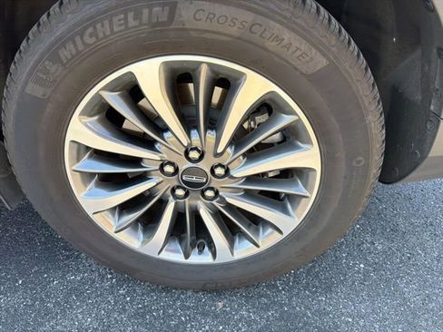 Used 2021 Lincoln Nautilus Reserve AWD/4WD image 10