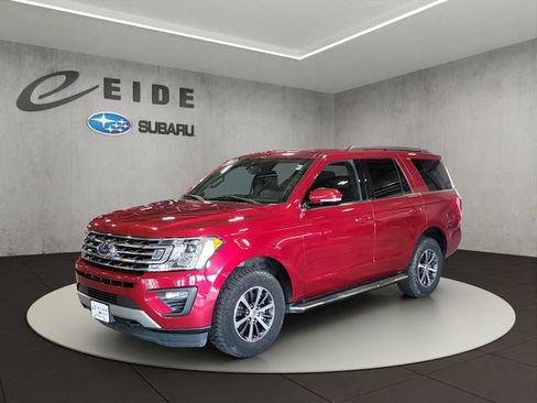 Used 2019 Ford Expedition XLT w/ Equipment Group 202A AWD/4WD image 9