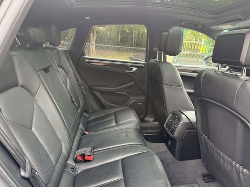 Used 2018 Porsche Macan image 15