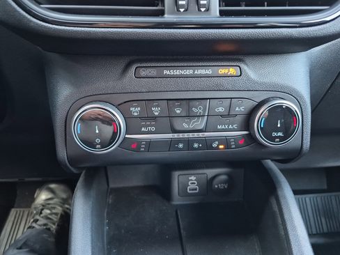 Certified 2025 Ford Escape ST-Line Elite image 32