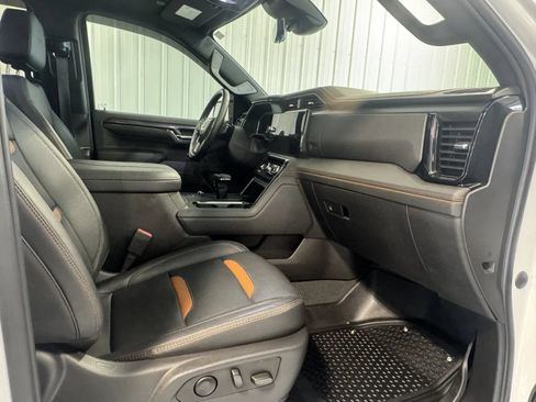 Used 2023 GMC Sierra 1500 AT4 w/ AT4 Premium Package AWD/4WD image 22