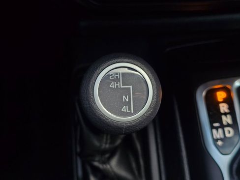 Used 2022 Jeep Gladiator Sport image 32