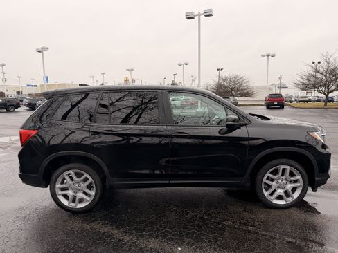 Used 2024 Honda Passport EX-L image 2