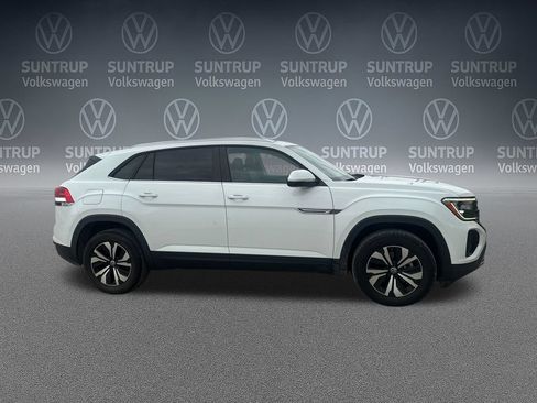 Used 2024 Volkswagen Atlas Cross Sport SE FWD image 15
