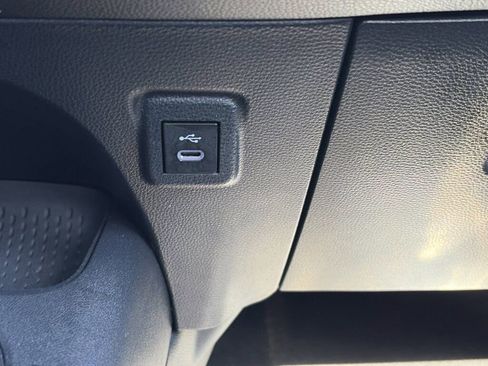 Used 2025 Toyota Corolla LE image 18