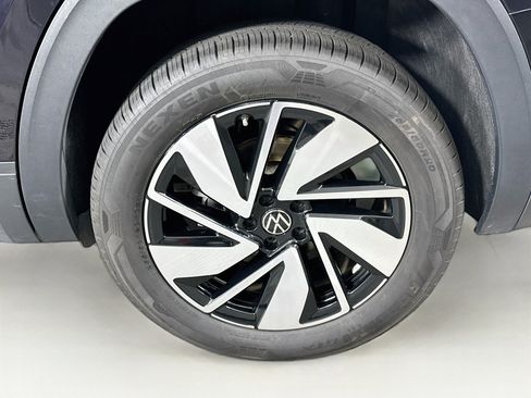 Used 2025 Volkswagen Atlas SE FWD image 11