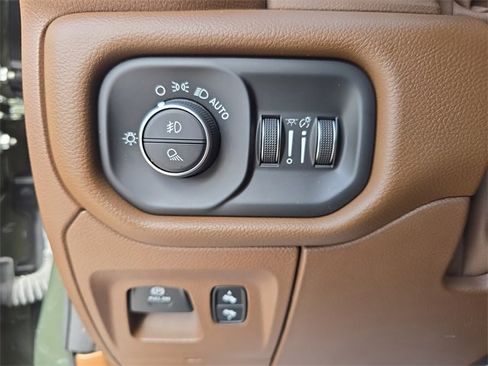 Certified 2021 RAM 1500 Laramie image 21