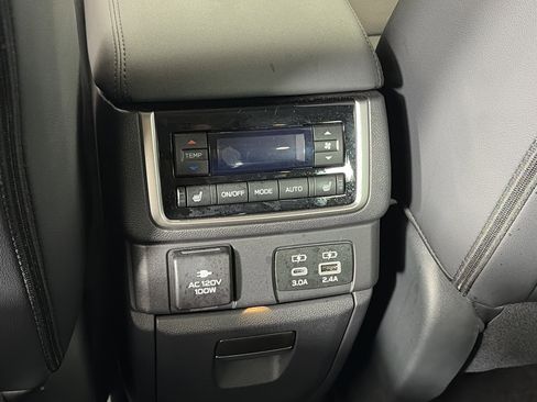 Used 2025 Subaru Ascent Bronze Edition w/ Popular Package #2 image 17