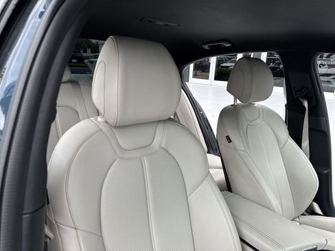 Used 2024 Genesis G70 2.5T AWD/4WD image 42