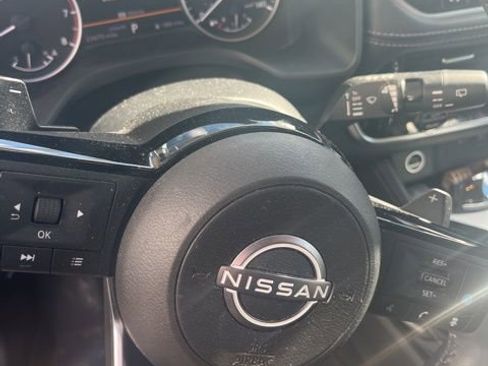 Used 2023 Nissan Rogue SL w/ SL Premium Package image 13