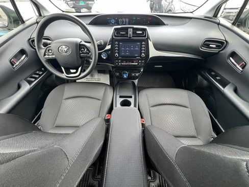 Certified 2022 Toyota Prius LE FWD image 23