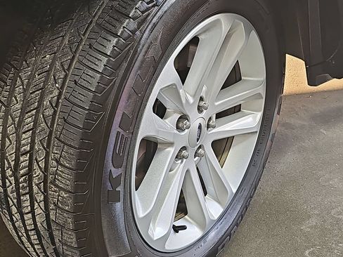 Used 2014 Ford Explorer XLT AWD/4WD image 28