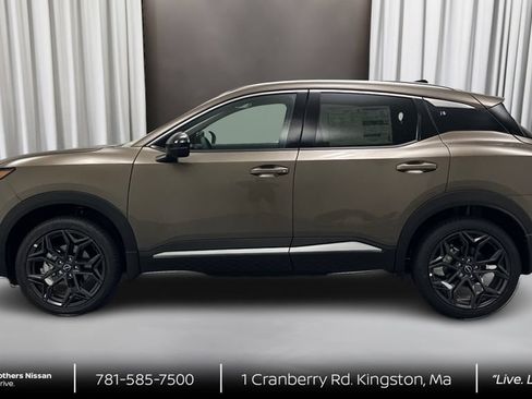 New 2026 Nissan Kicks SR w/ SR Premium Package AWD/4WD image 8
