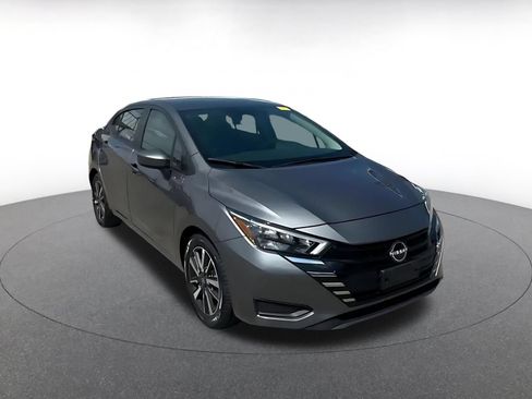 Used 2025 Nissan Versa SV FWD image 3