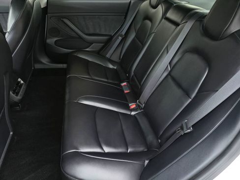 Used 2023 Tesla Model 3 Standard Range image 34