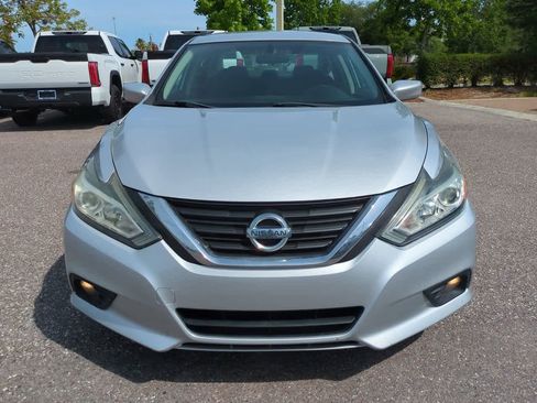 Used 2017 Nissan Altima 2.5 SV FWD image 9