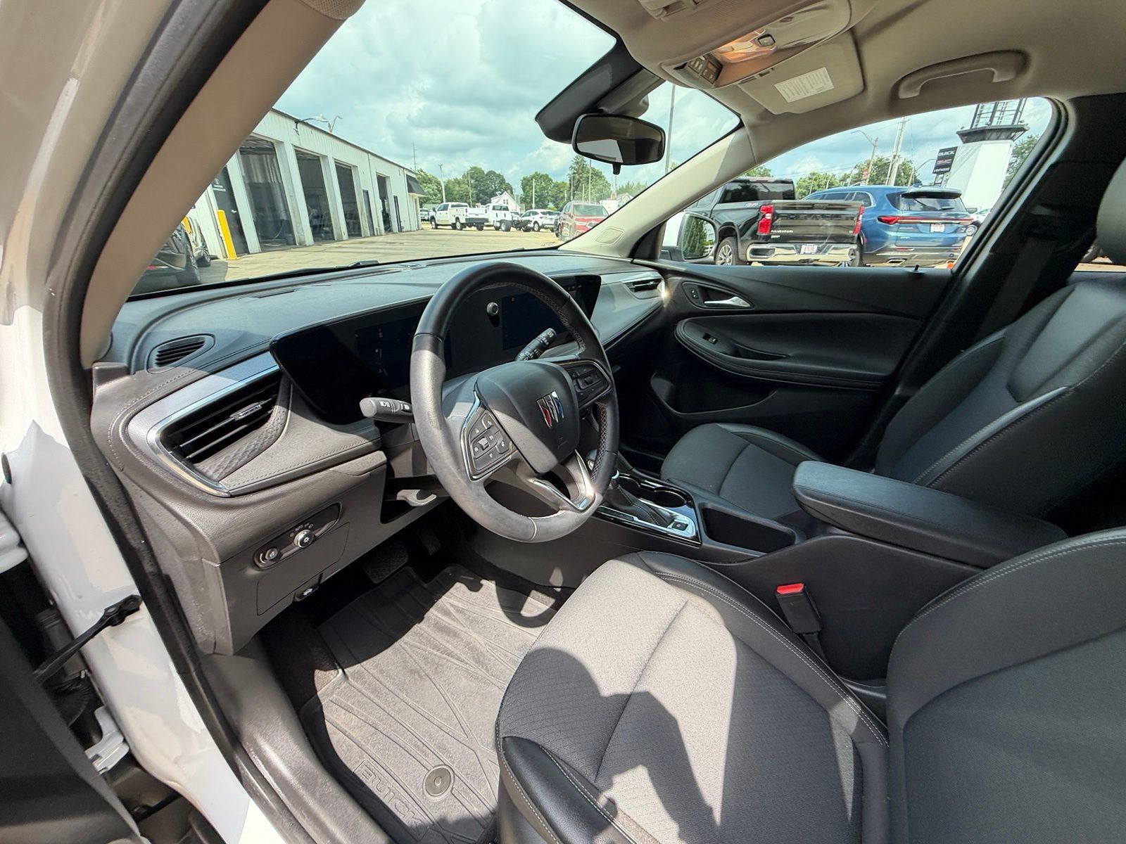 Used 2024 Buick Encore GX Preferred w/ Comfort Package AWD/4WD image 10