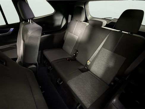 Used 2025 GMC Acadia Elevation image 26