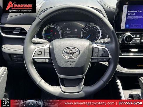 Certified 2024 Toyota Highlander XLE AWD/4WD image 20