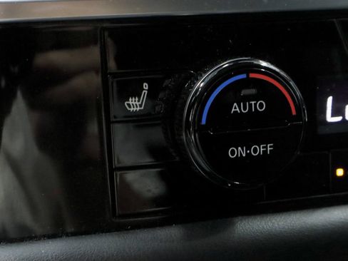 Certified 2025 Nissan Pathfinder SV AWD/4WD image 4