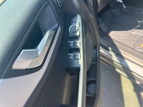Used 2025 Ford Escape Platinum AWD/4WD image 28