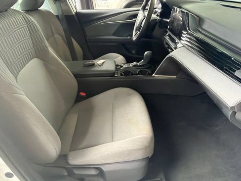 Used 2025 Toyota Camry LE FWD image 9