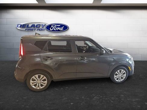 Used 2023 Kia Soul LX FWD image 9