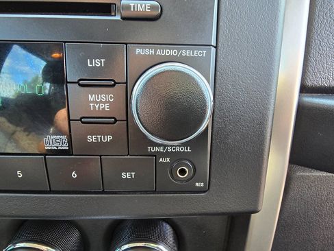 Used 2012 Jeep Liberty Sport AWD/4WD image 30
