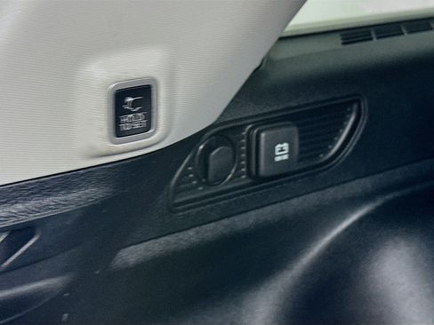 Used 2023 Jeep Grand Cherokee Limited w/ Luxury Tech Group II image 29