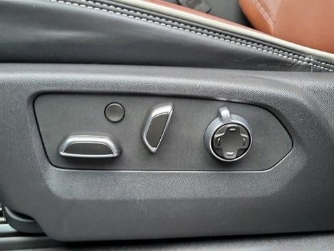 Used 2025 GMC Sierra 2500 Denali Ultimate image 11