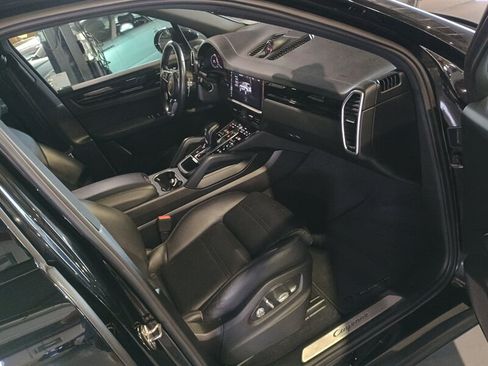 Used 2019 Porsche Cayenne AWD/4WD image 35